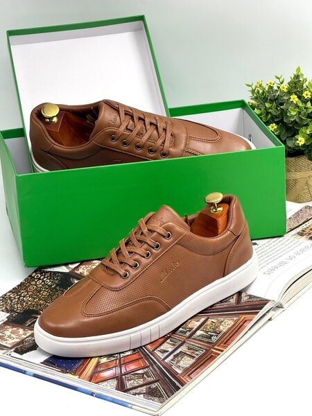 CLARKS ALL BROWN