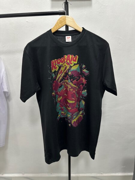 GRAPHICS T-SHIRTS