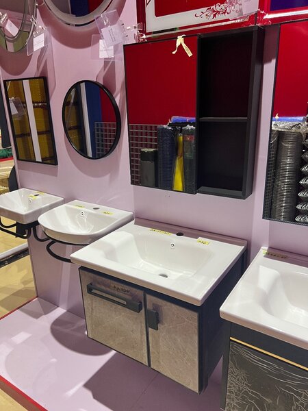 Cabinet basin