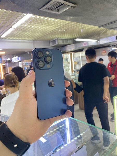 iPhone 15 pro (256)
