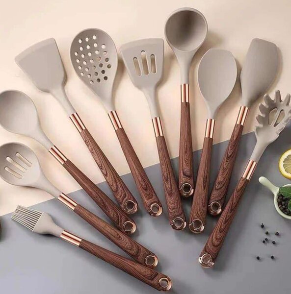 Lot ustensiles avec le pot