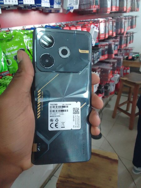 Tecno pova 6