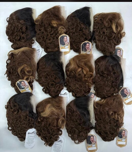 Perruques coupe bouncy