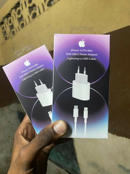 Chargeur iPhone 14