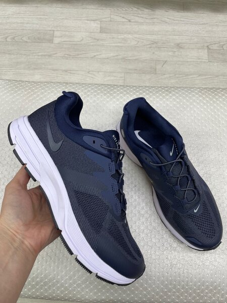 Nike  shield