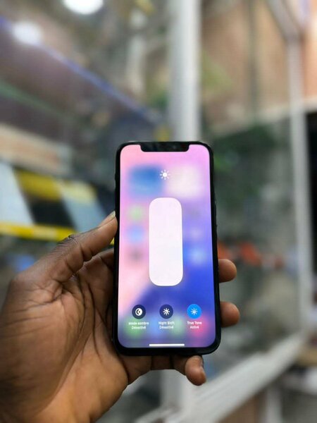 iPhone 12 simple