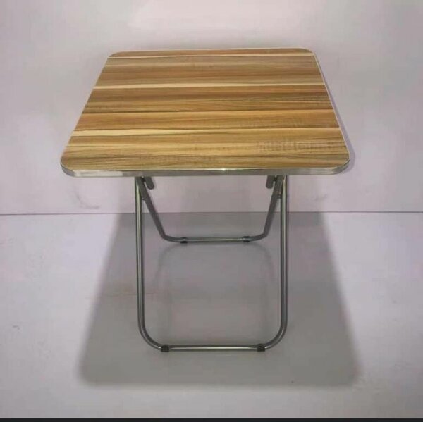 Tables pliante de maison marron