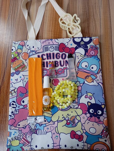 Sac cadeau parfumé Hello Kitty