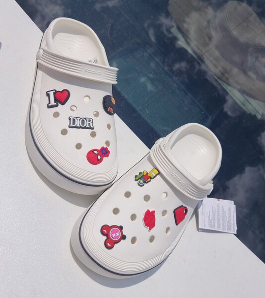 Unisex crocs