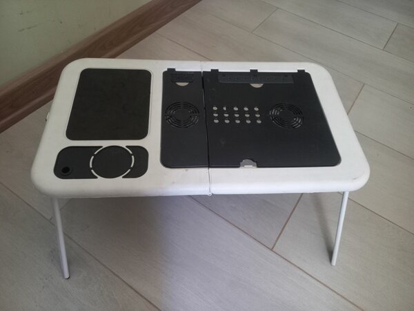 Laptop stand