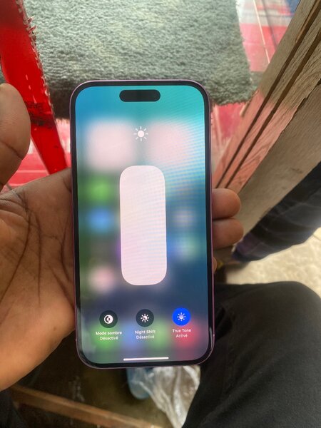 iPhone 16