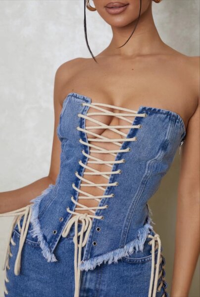 LACE UP TOP