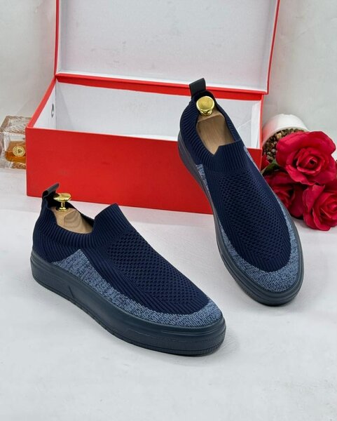 EASY WEAR