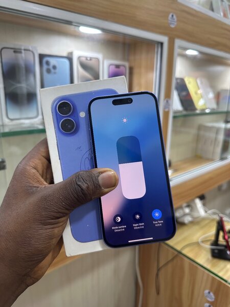 iPhone 16 simple