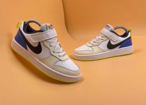 Kids sneakers