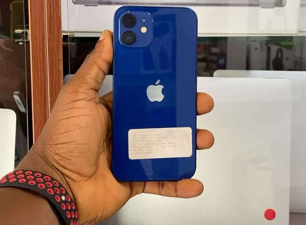 IPHONE 12