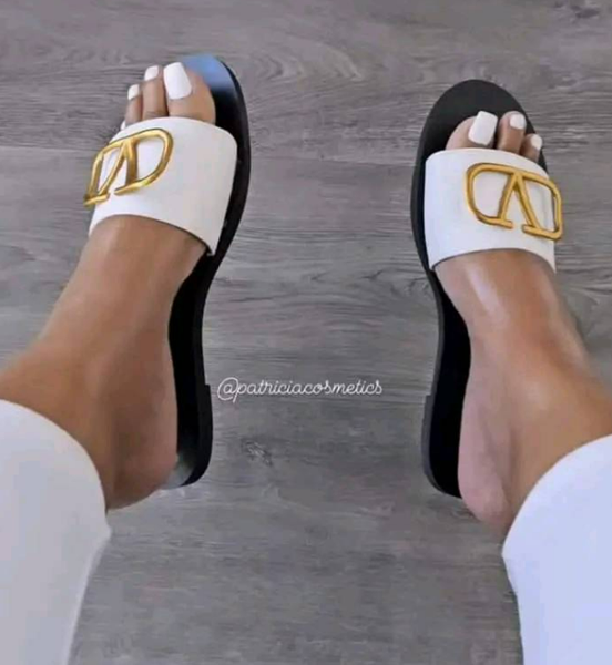 slippers