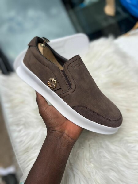 Mocassins en daim élégant homme