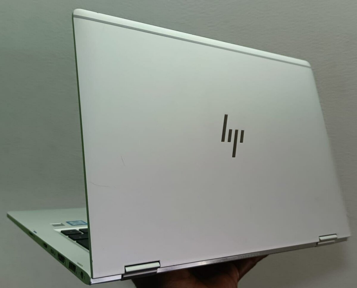 HP ELITEBOOK 1030 G2