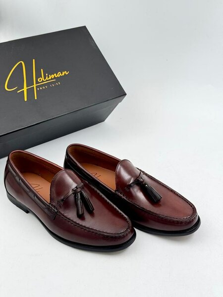 Solid leather shoes
