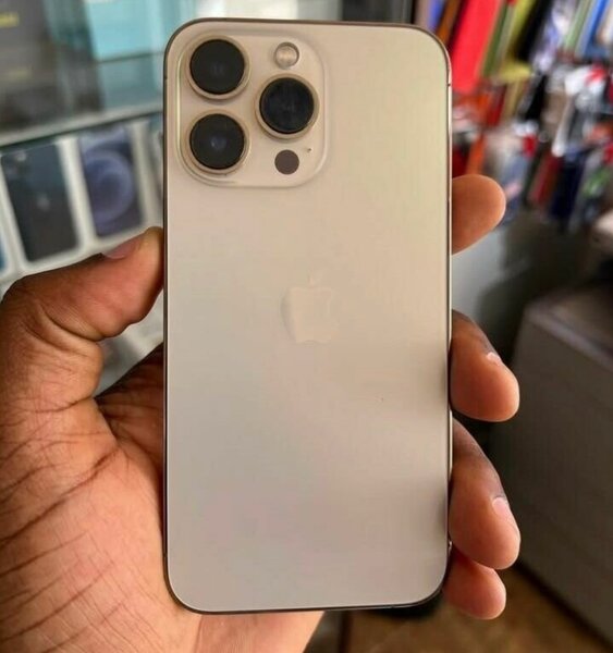 ROGGER IPHONES