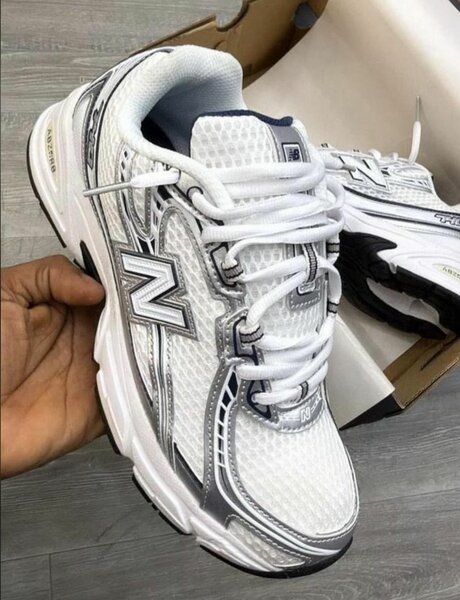New balance 740