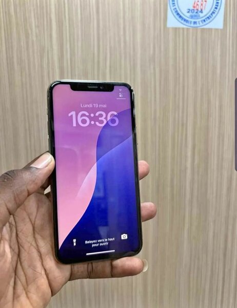 IPHONE 11 PRO