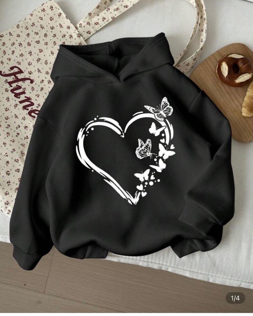 Sweat à capuche cœur papillon