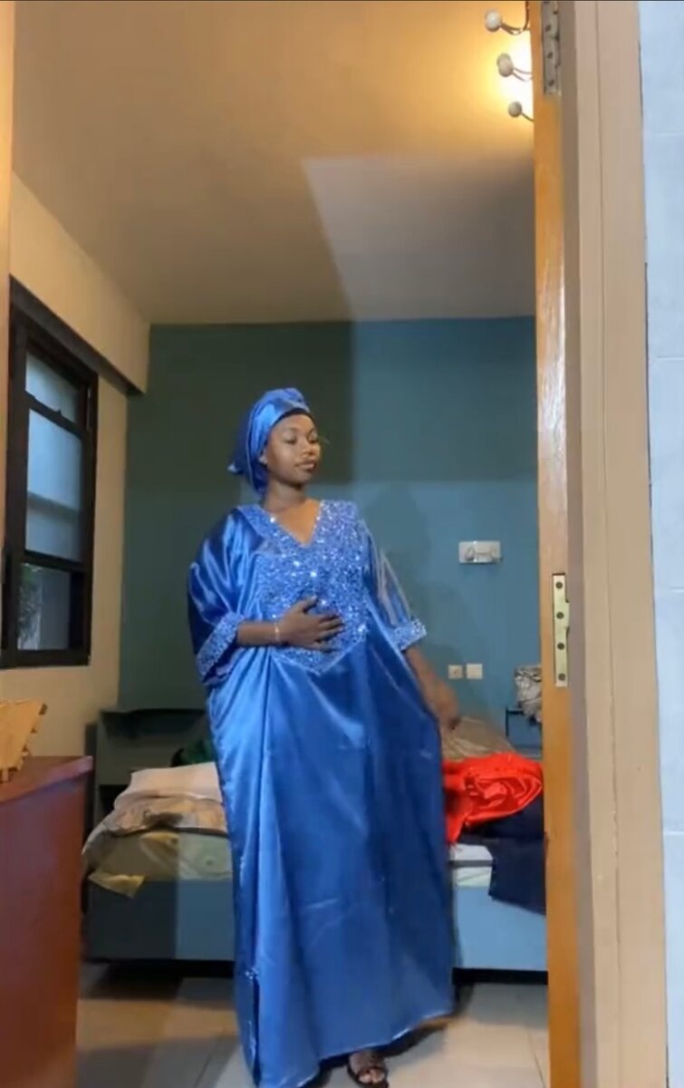 Robe avec voile