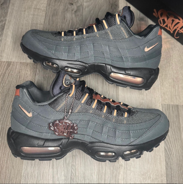 grey men's sneakers