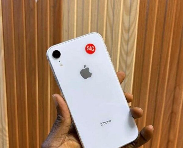 iPhone XR 64 Go