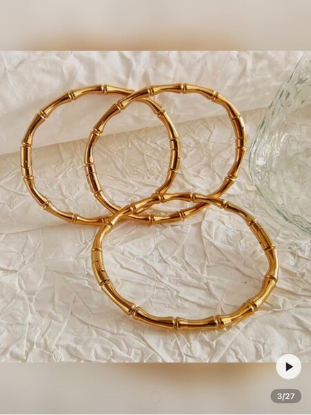 Bracelet doré en bambou