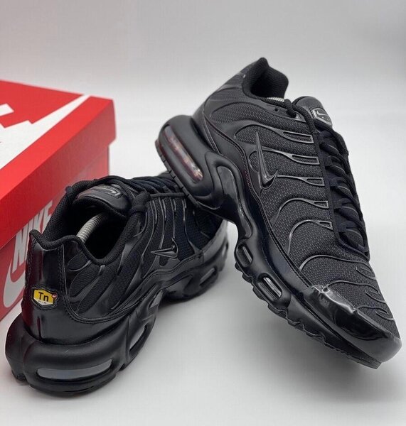 NIKE AIR MAX PLUS TN