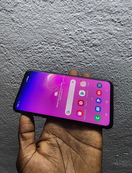 Samsung S10e
