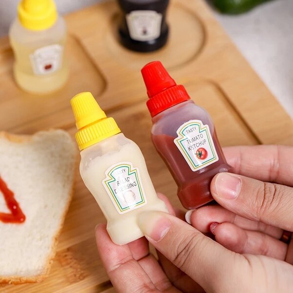Mini sauce container