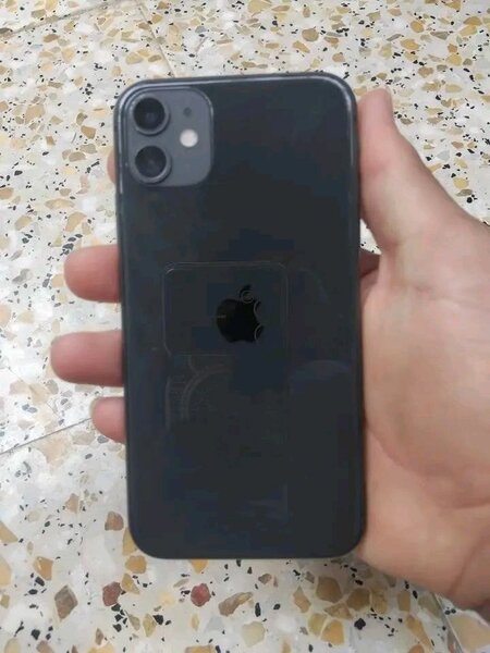 iPhone avec écran fissuré