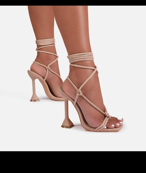 Ladies heel