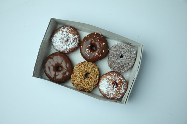 6 Doughnuts