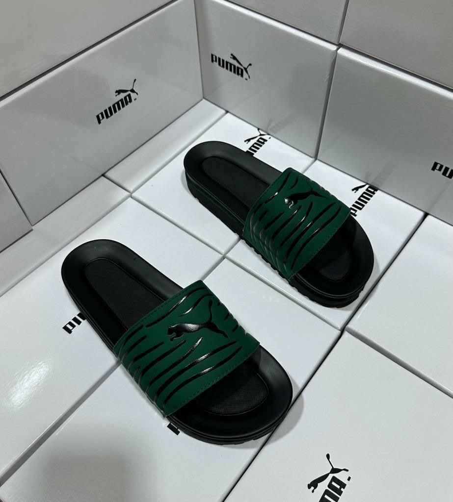 Tongs Puma noires et vertes