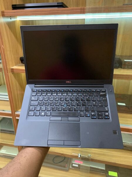 Dell Latitude 7490
