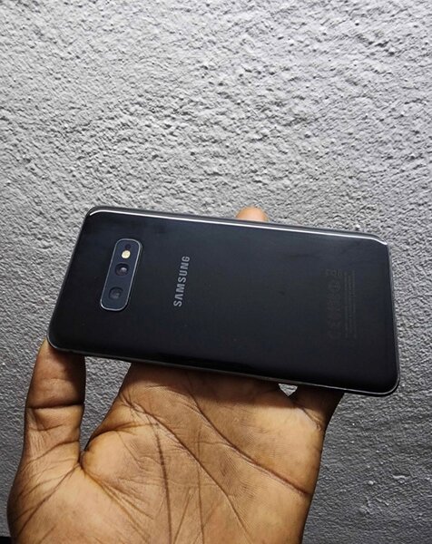 Samsung S10e