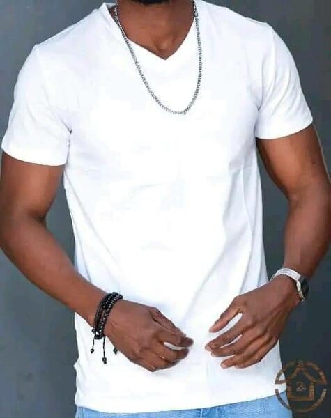 V-NECK T-SHIRT
