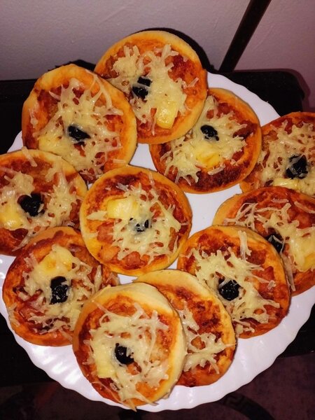 Mini Pizzas (10)
