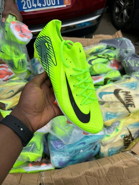 Crampons Nike