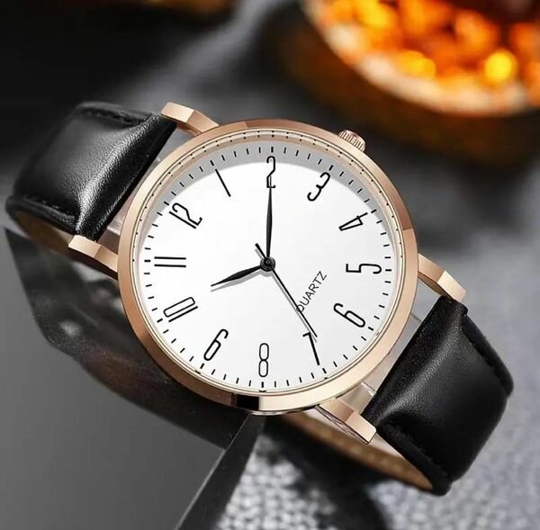 Montre ⌚️  ( homme et dame )  avec bracelet en cuir disponible dans votre boutique 