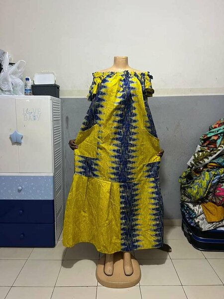 Robe disponible a 7000fr