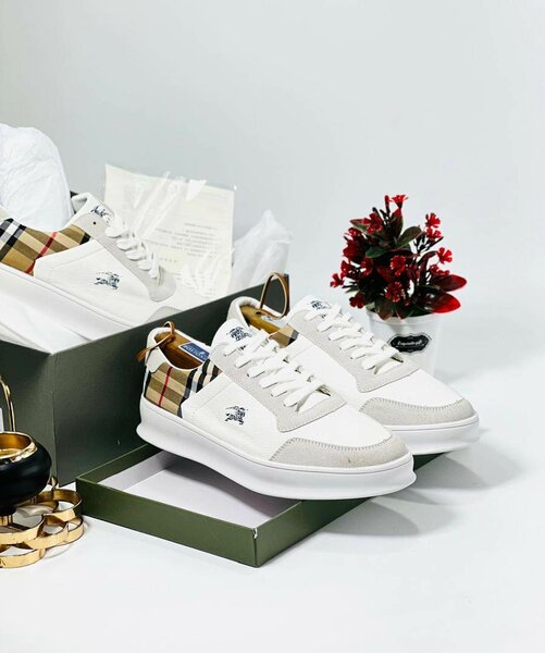 Fashion shoes