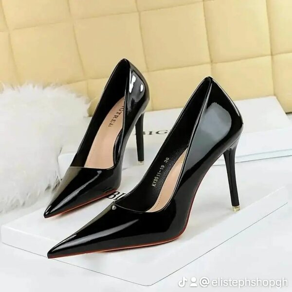 Ladies heel (full shoe)