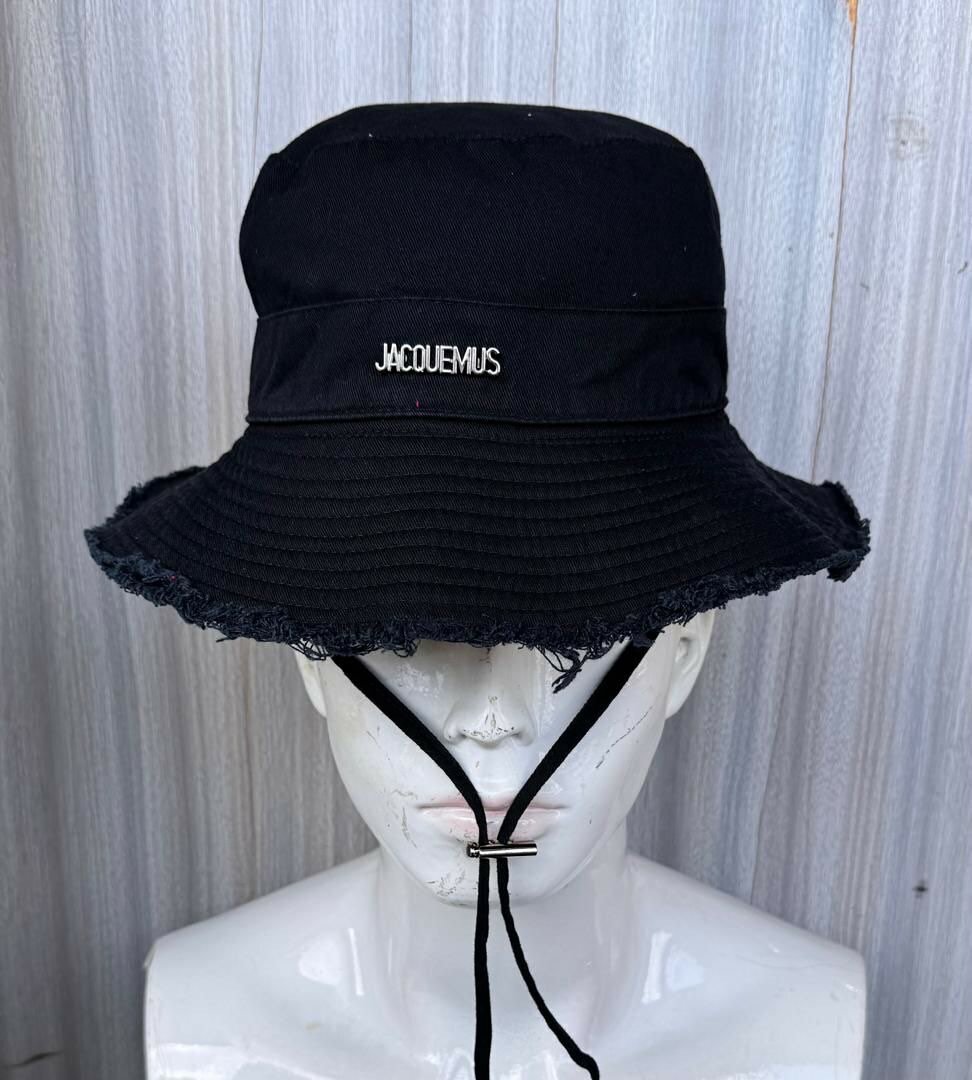 chapeau J