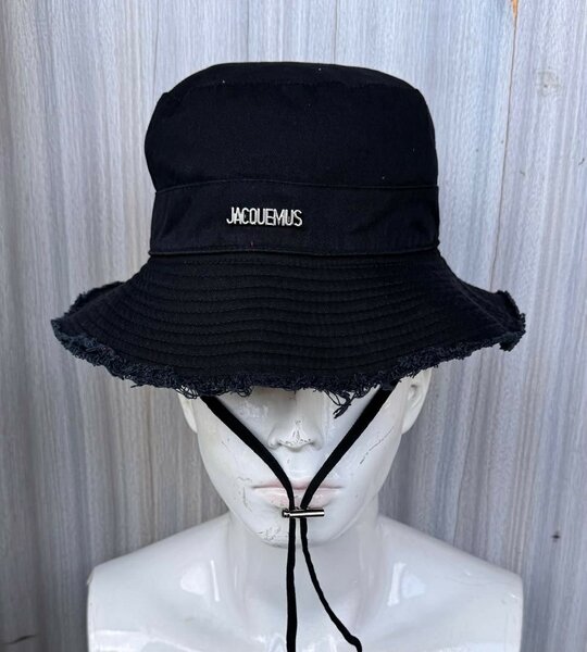 chapeau J